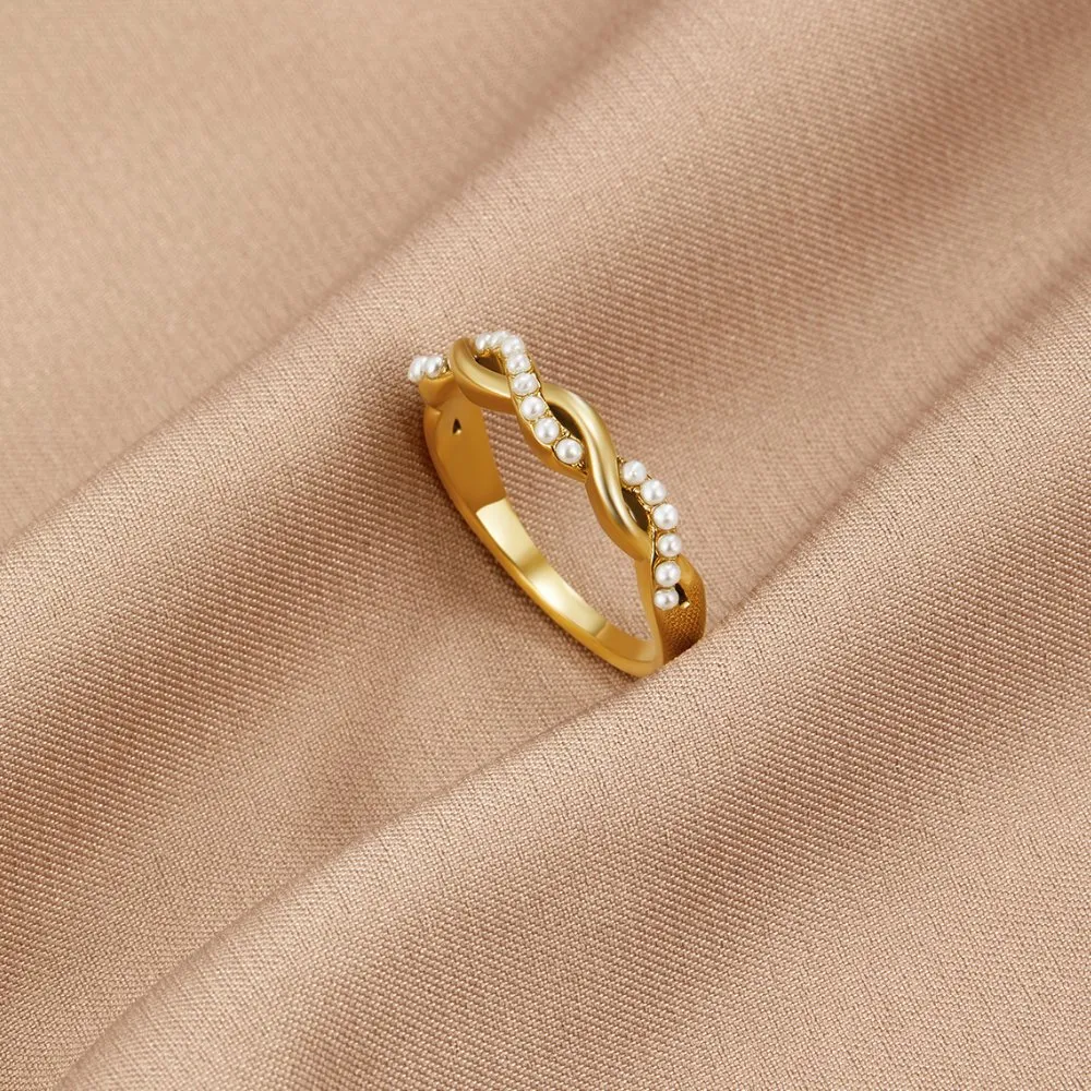 Bella Twist Pearl Ring