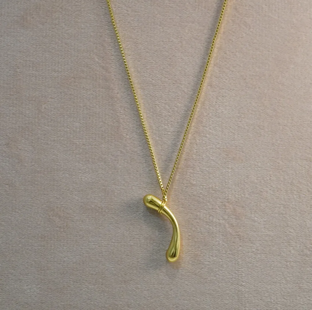 Bold 18K Gold Plated Dumble Pendant Necklace