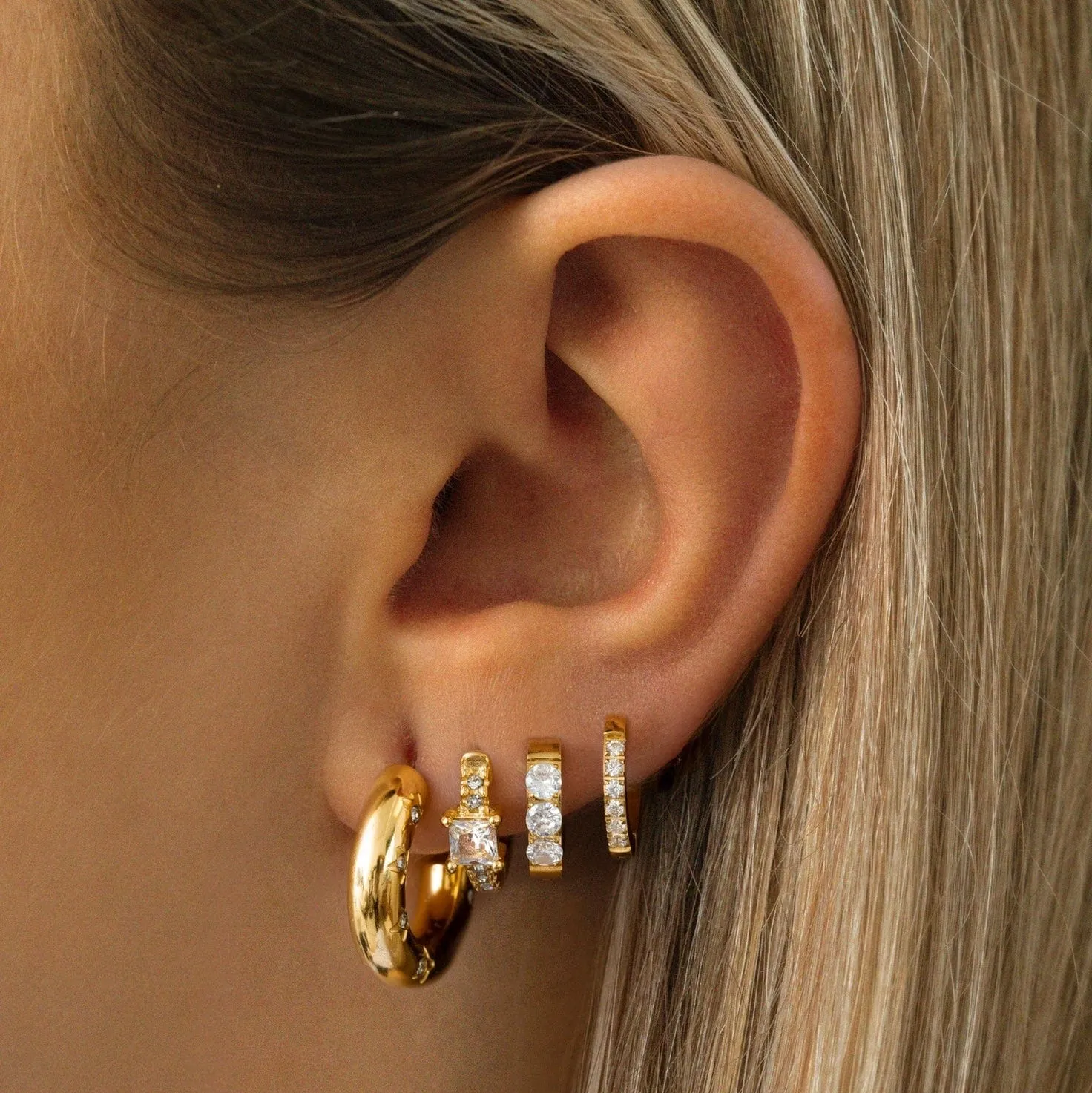 Daphne Hoop Earrings