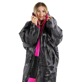 Dryrobe Advance Changing Robe Long Sleeved - Black Camo / Pink