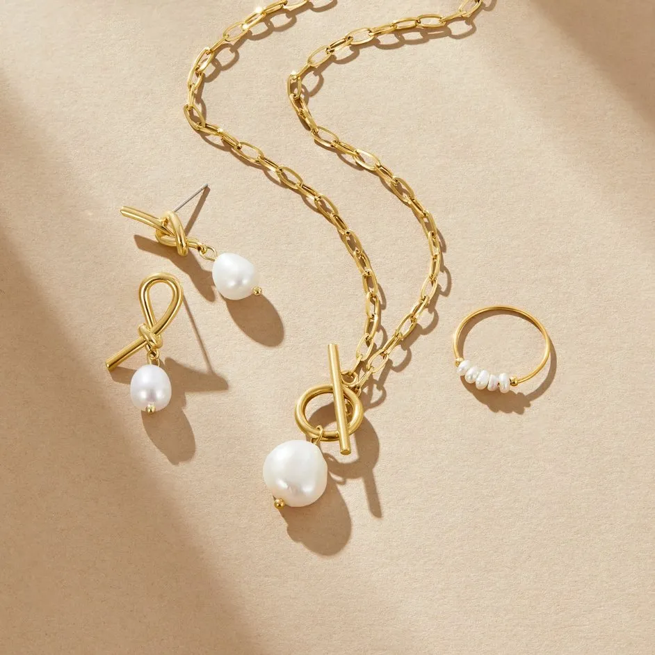 Eva Freshwater Pearl Gold Necklace